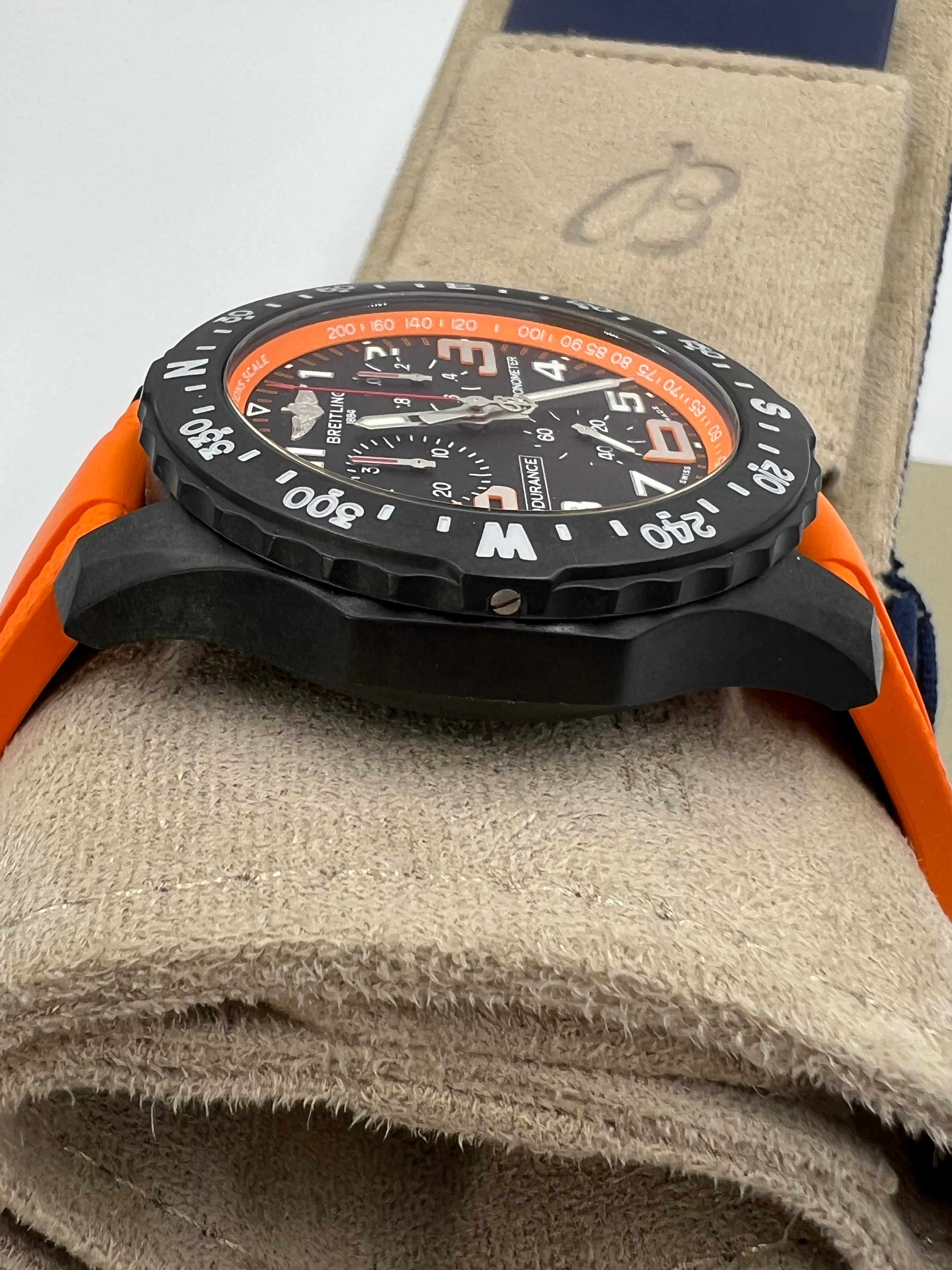 Breitling Endurance Pro 44mm Orange neu mit Mehrwertsteuer