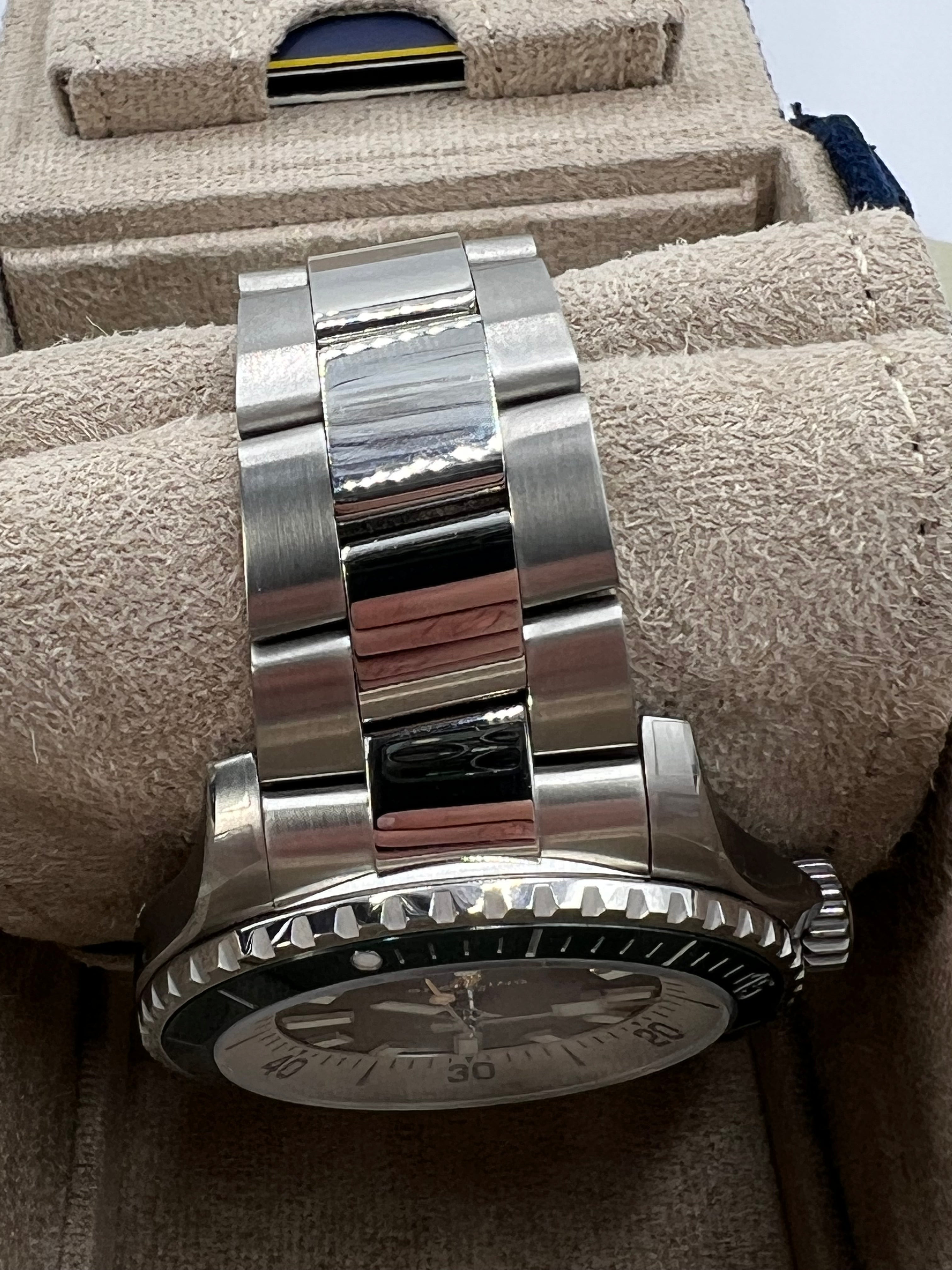 Breitling Superocean 44mm neu