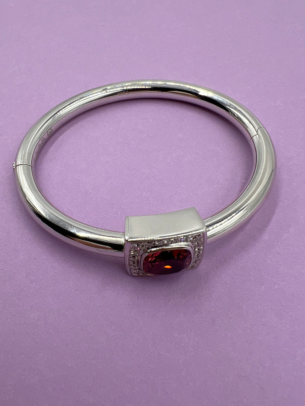 IsabelleFa Armreif aus Weißgold mit rosa Turmalin