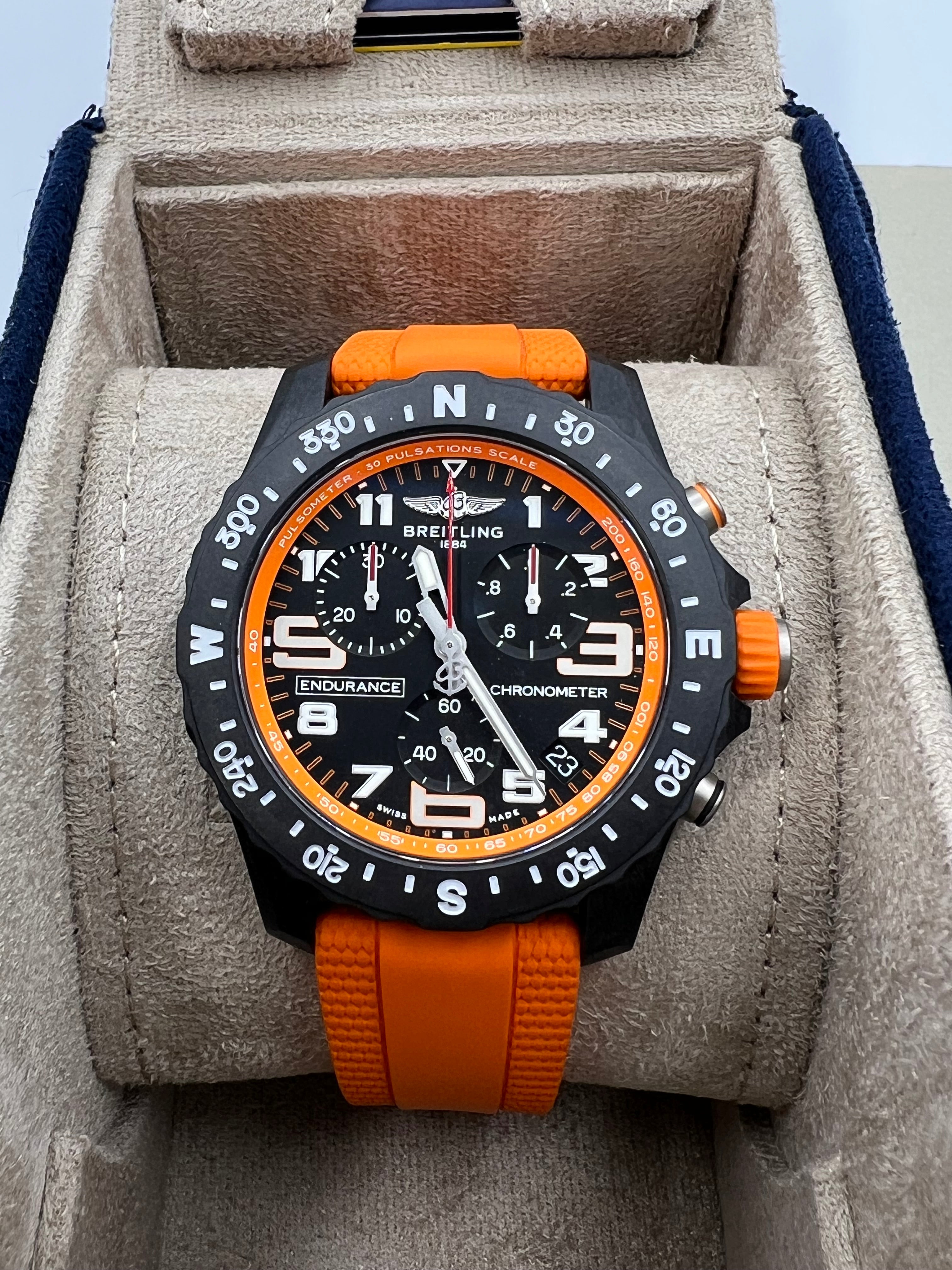 Breitling Endurance Pro 44mm Orange neu mit Mehrwertsteuer