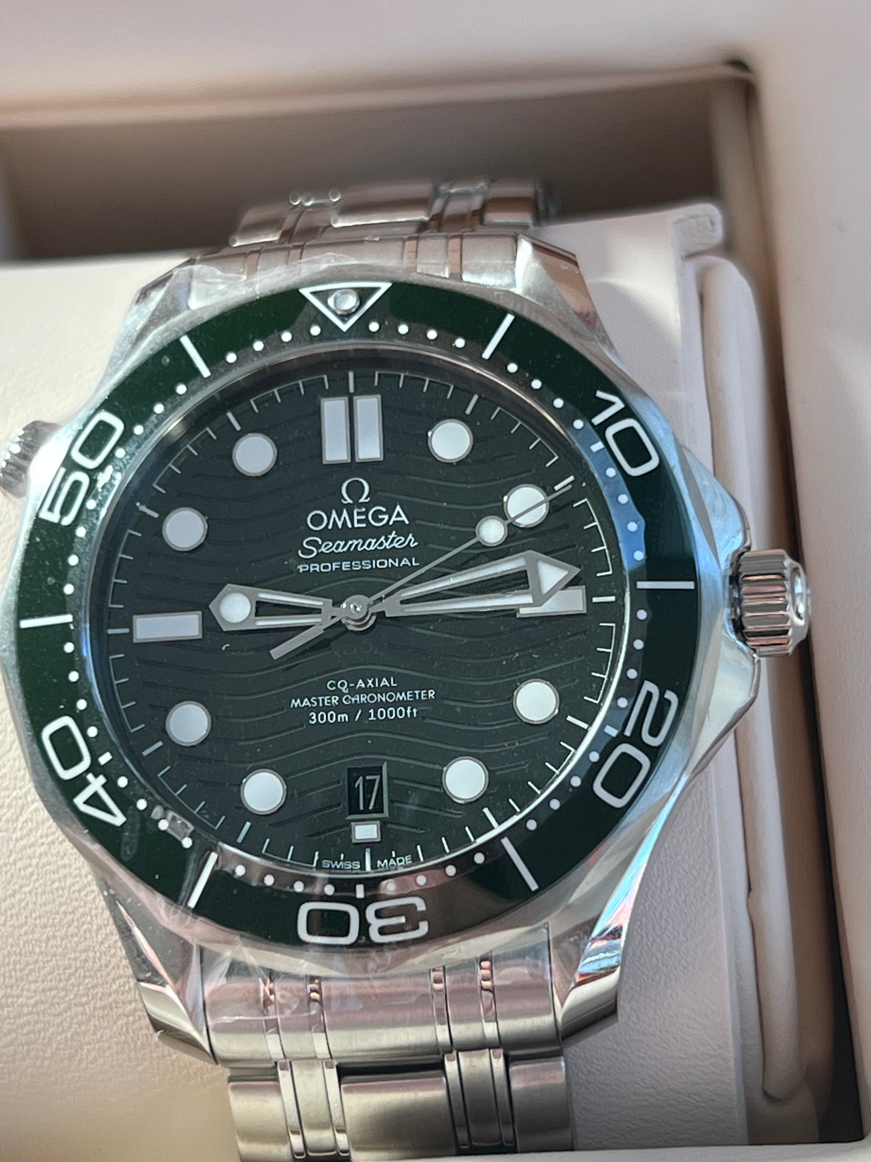 Omega Seamaster Diver Grün Ungetragen mit Mehrwertsteuer