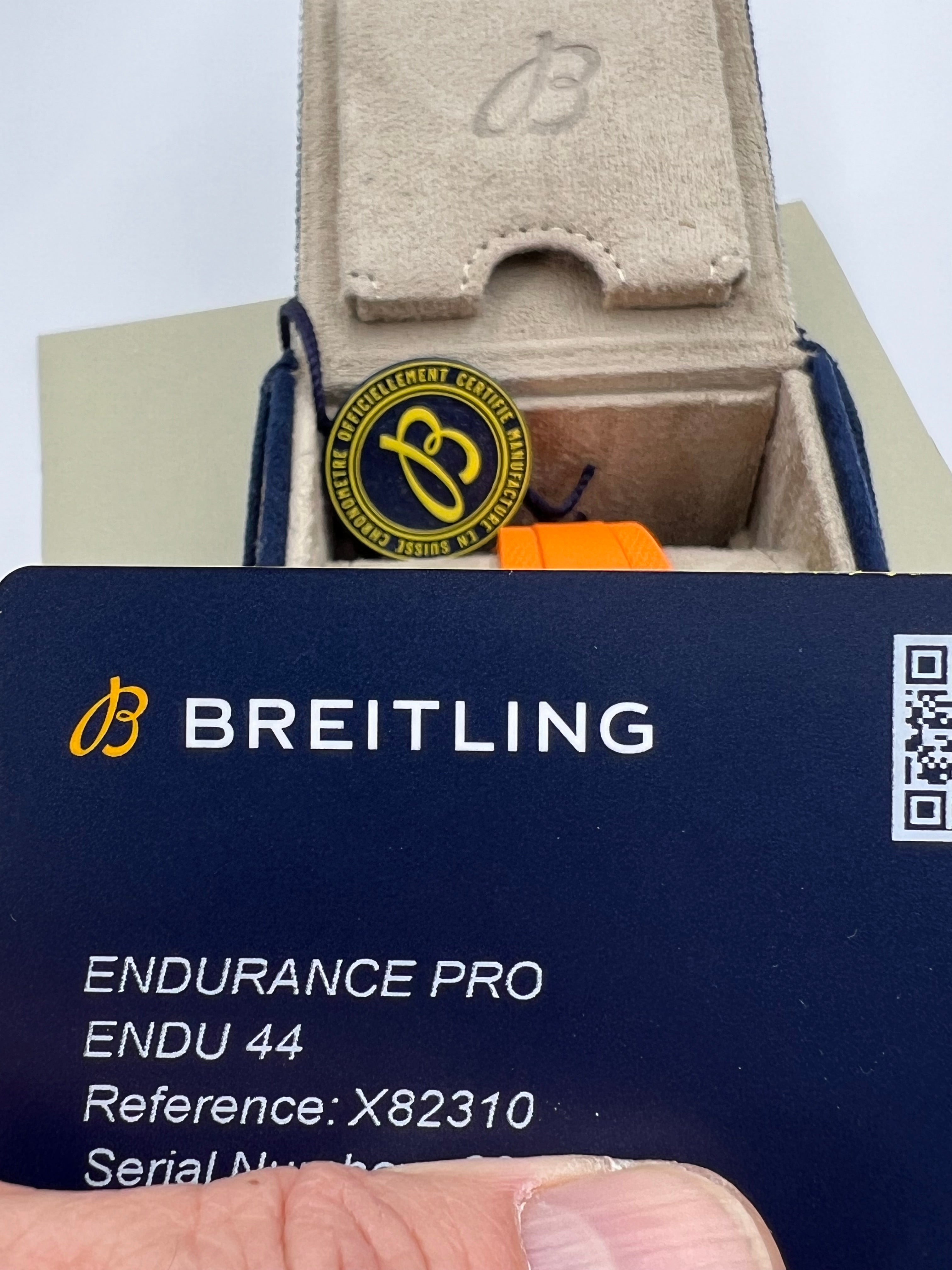Breitling Endurance Pro 44mm Orange neu mit Mehrwertsteuer