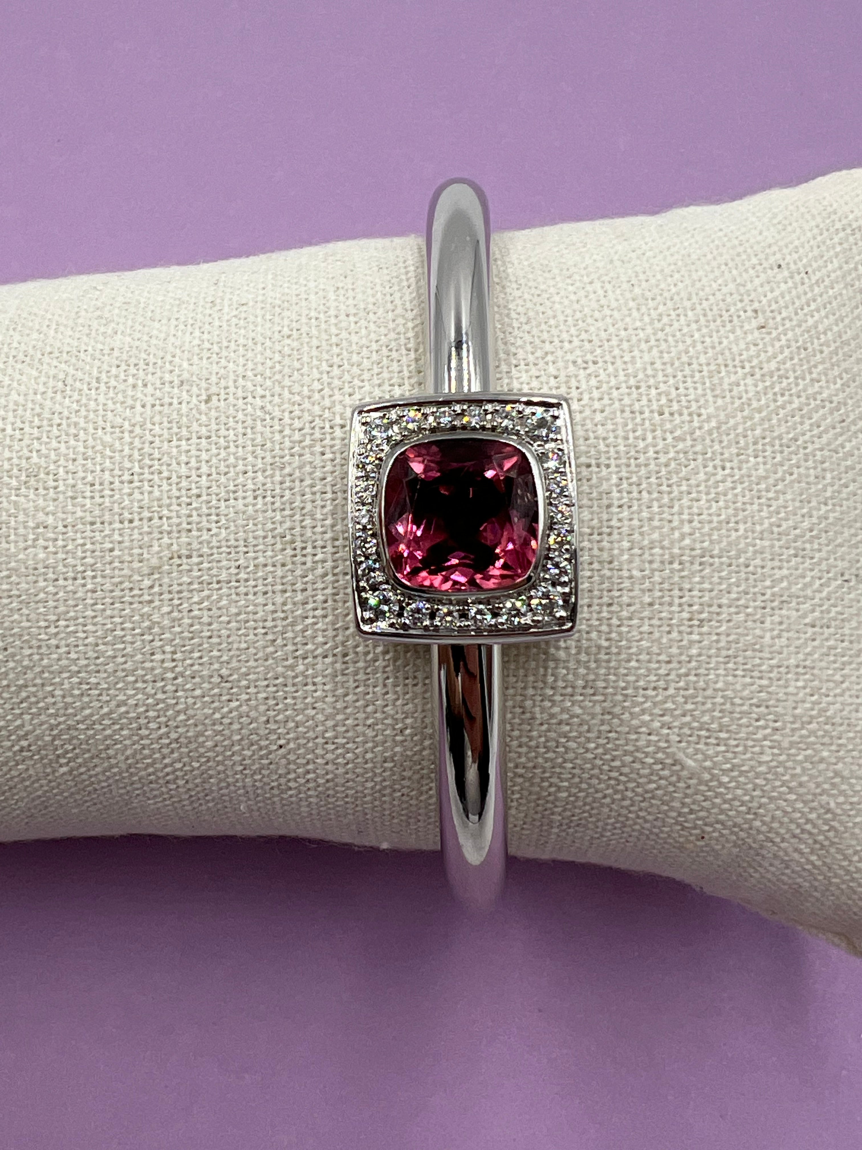 IsabelleFa Armreif aus Weißgold mit rosa Turmalin